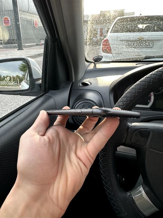 Iphone 11          .