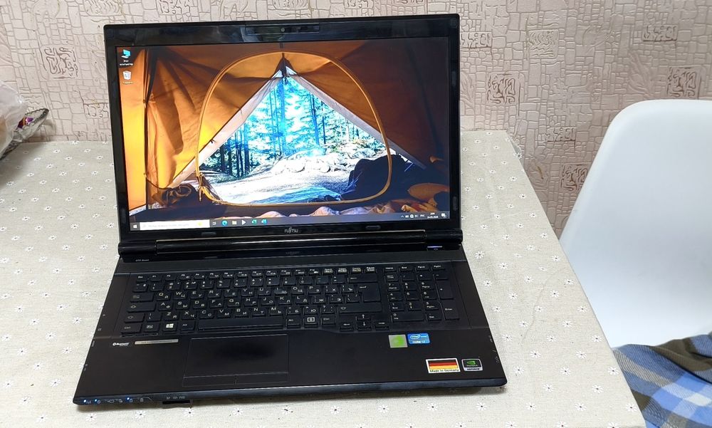 Большой ноутбук Core i7