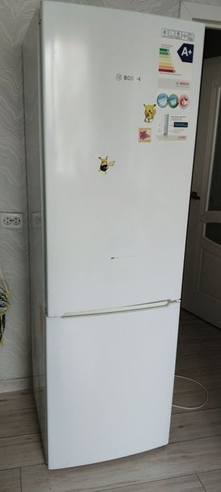 Продам холодильник BOSCH белого цвета