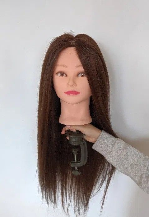 Фризьорска тренировъчна глава с ЕСТЕСТВЕНА коса 60см +стойка +аксесоар