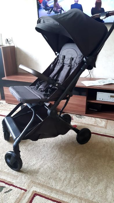 Продам новую детскую коляску