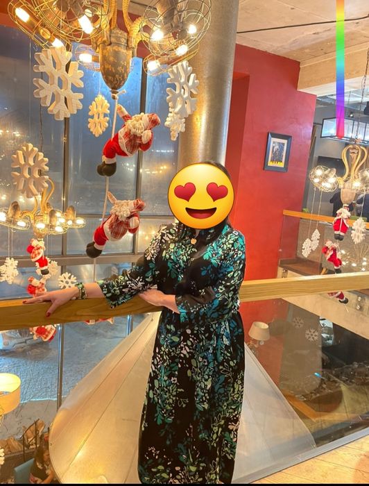 Женское атласное платье