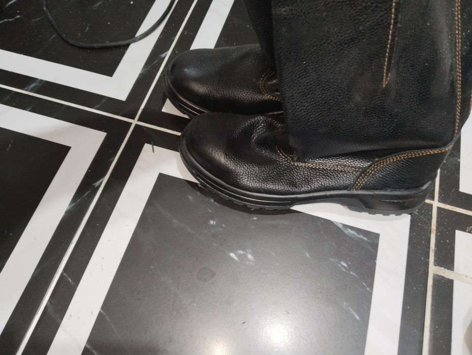 Продам спецодежду и обувь