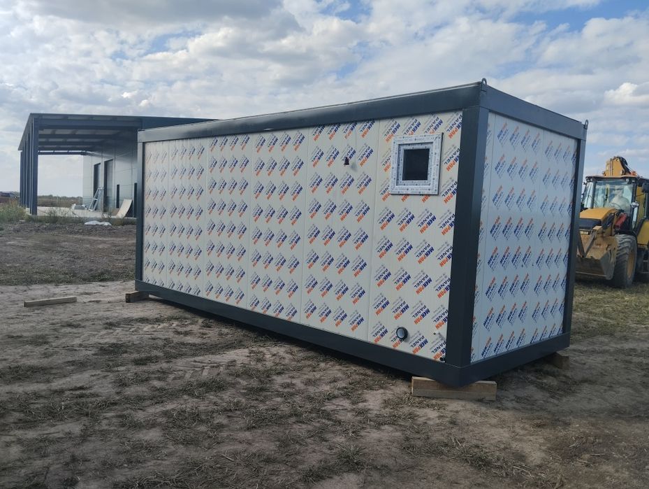 Vand container tip birou cu grup sanitar