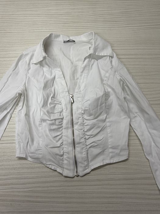 Camasa alba cu fermoar Bershka marimea XS