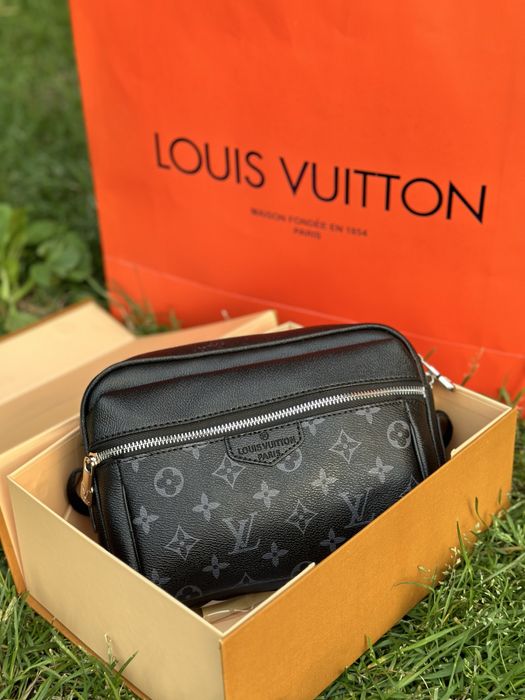 Барсетки Louis Vuitton