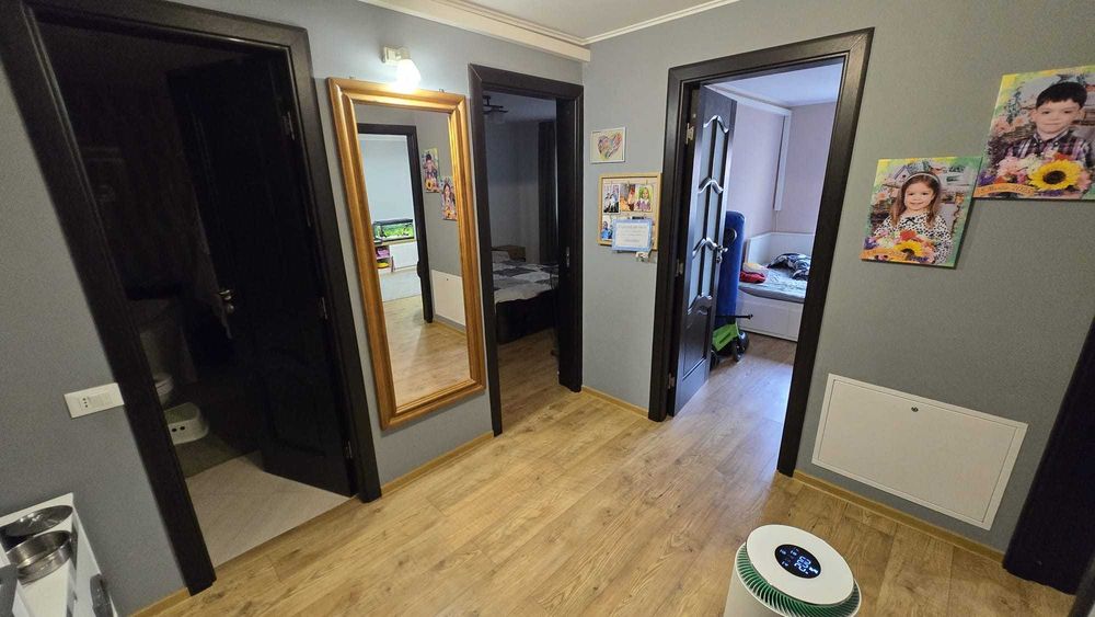 Apartament 2 camere modificat in 3 camere zona centrala