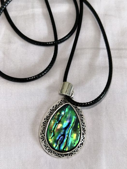 Красивый кулон новый