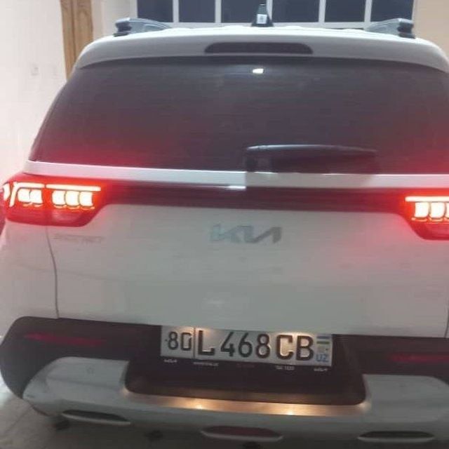 Sotiladi: Kia Sanet avtomat. Rangi oq. Bezinda. Narxi 16.500$  kami bo