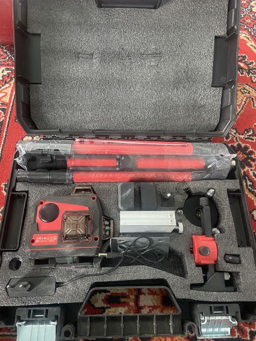 Электрическа дрель и болгарка