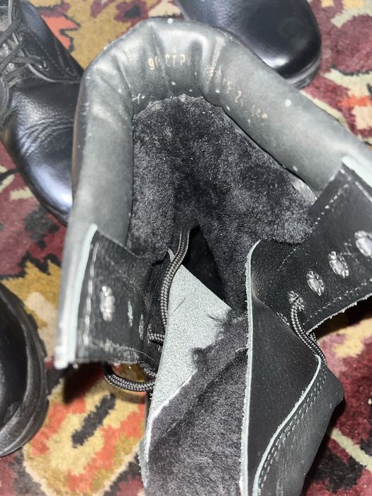 Срочно породам  берцы