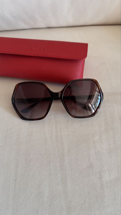 Слънчеви очила D &G и GUESS