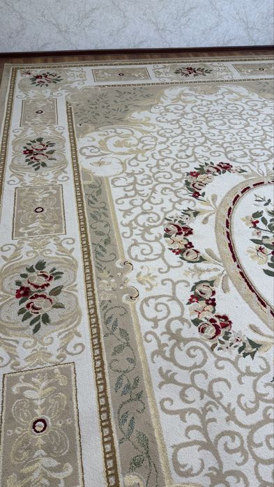 Ковер 4*6 м в хорошем состоянии
