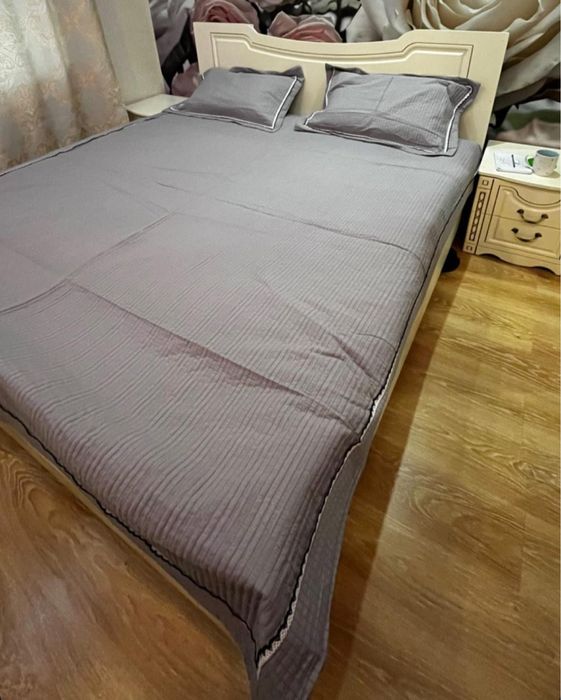 Продам кровать с матрасом