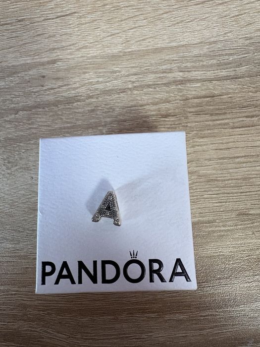 Гривна и талисмани Pandora