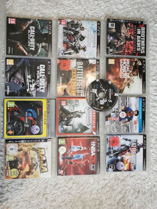 Sony Playstation 3 +17 игри +5 контролера