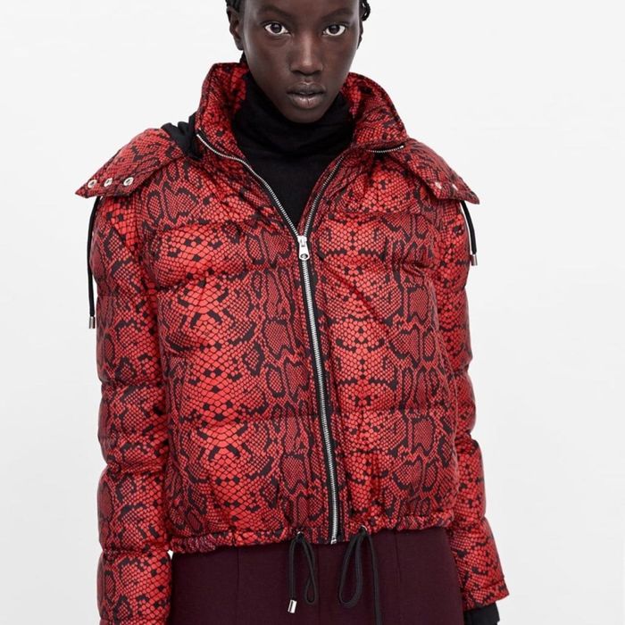 Червено есенно/зимно Яке Snake Print Zara
