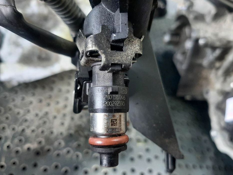 rampa cu injectoare renault modus symbol 2 clio 2 clio 3 1.2 b    8200292590