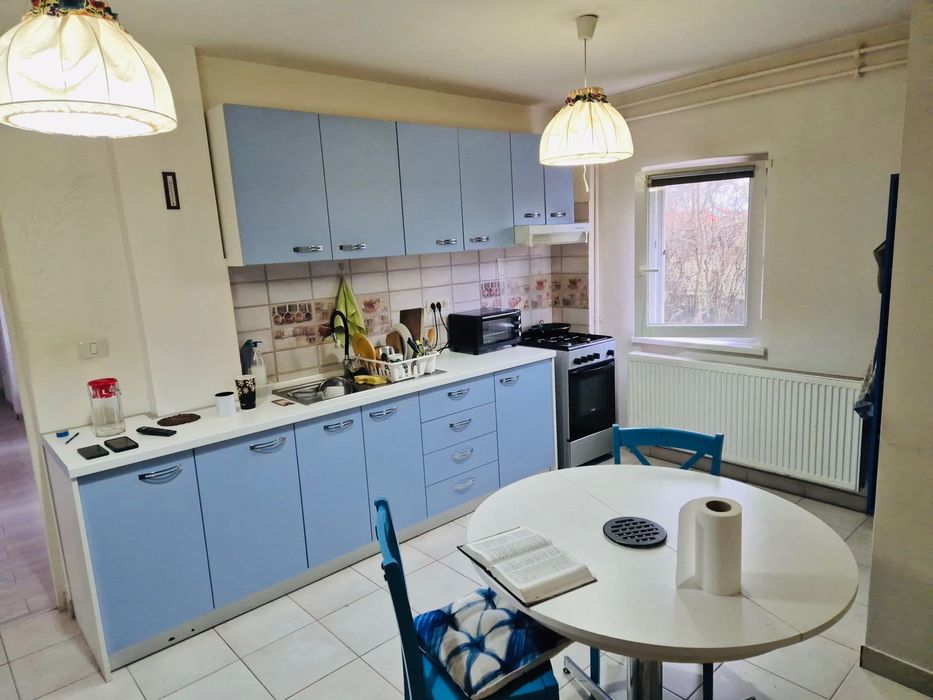 Proprietar Vând Apartament 2 Camere cu balcon Confectii