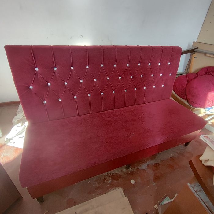 Divan miyahki kreslo