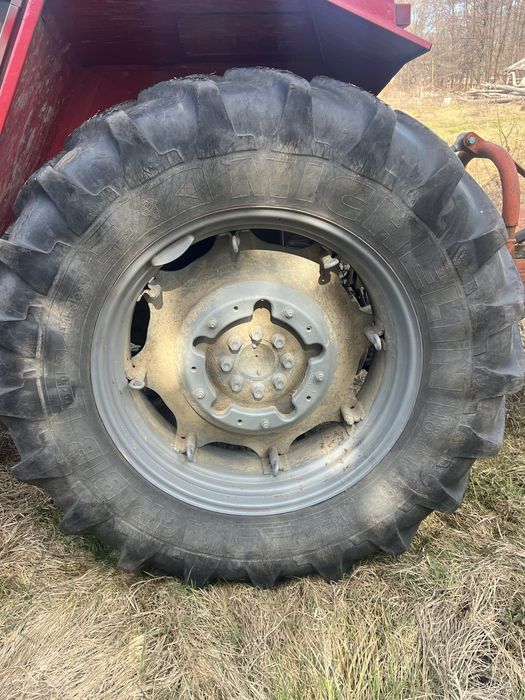 Tractor massey ferguson 2680 cu incarcator frontal