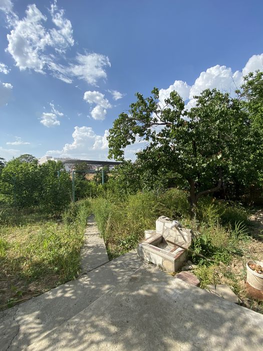 Продается большой дом-участок в центре города!