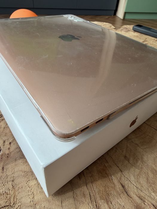 MacBook Air 13” Retina 2020