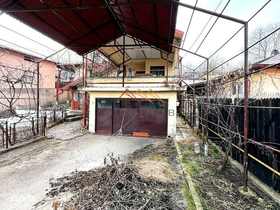 Vila 7 camere, an 1984, garaj, terasa, teren 604 m2, Poiana Campina,PH