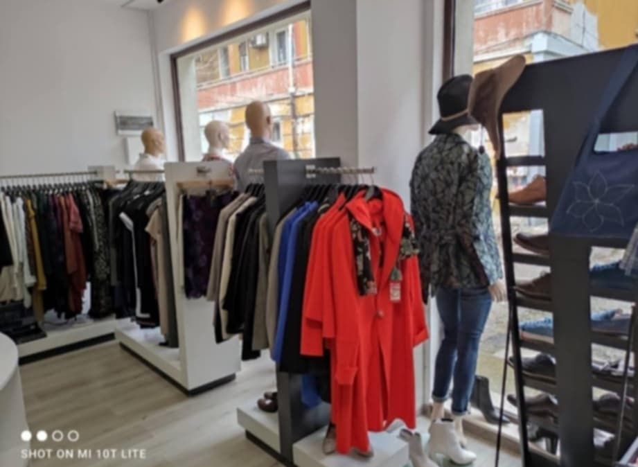 Ликвидация на оборудване магазин за дрехи в гр. Ямбол