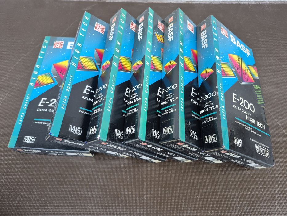 Vând 18 casete video VHS originale Basf  200 minute colectie de filme