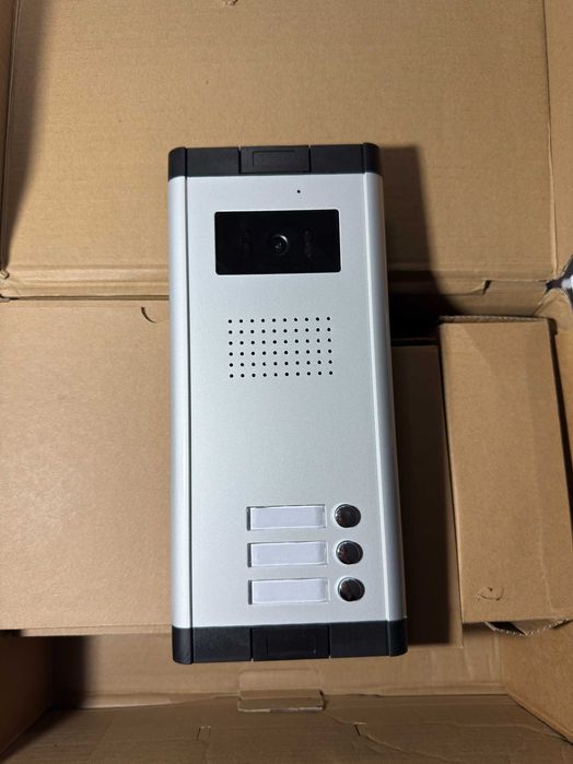 Videointerfon 520C pentru 3 apartamente 3 monitoare