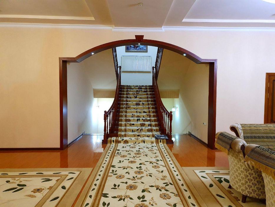 Навои. шахар. ваен гардогдан. ховли сотилади. 13. соток. абстанофка. б