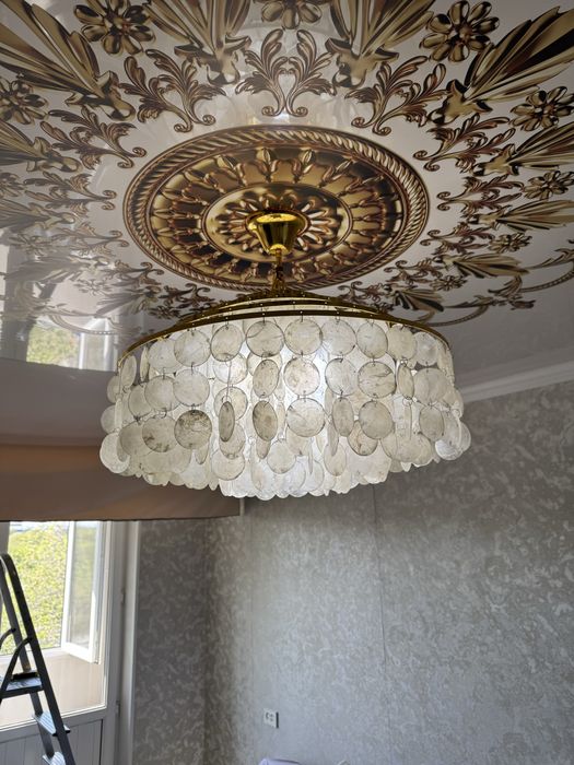 Люстра буу покупали за 100 тыс