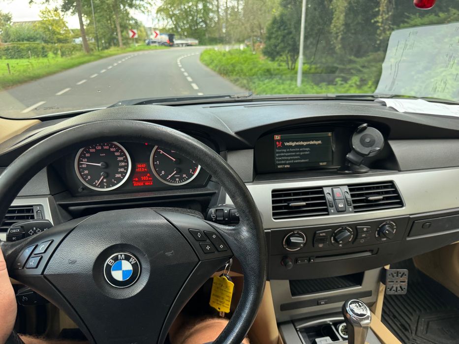 BMW 523i 2.5 бензин 177к.с.