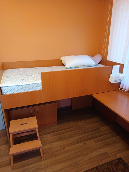 Детско легло с бюро, шкаф и матрак