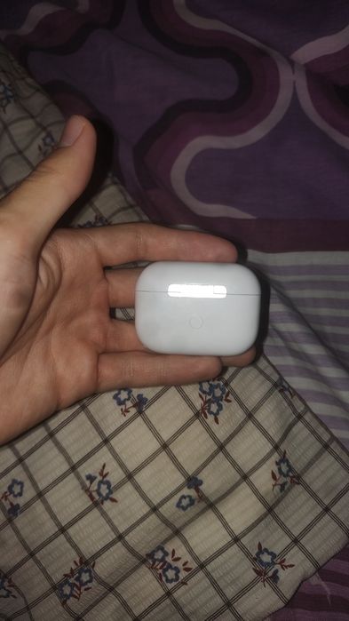 Airpods я нашел.