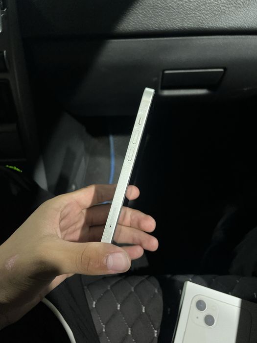 Продам iPhone 13 в идеальном состяний
