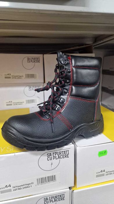 Bocanci de protectie pentru constructii