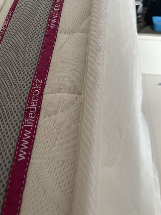 Кровать полуторная