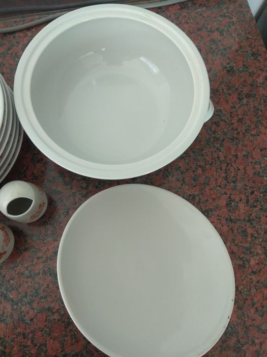 Посуда для добора столового сервиза. Супница, суповые тарелки 6 шт, со
