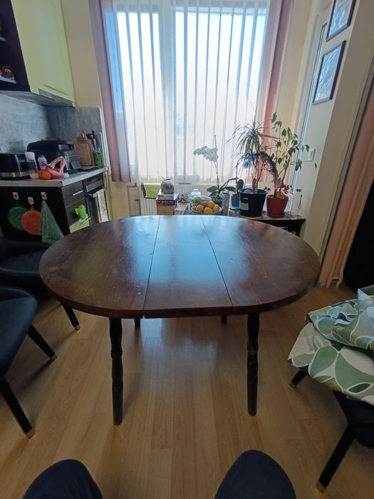 Трапезна маса с 4 бр. столове   !