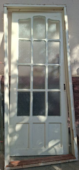 Тахта эшик бир тавақали