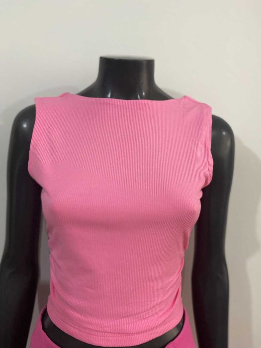 Розов потник с гол гръб