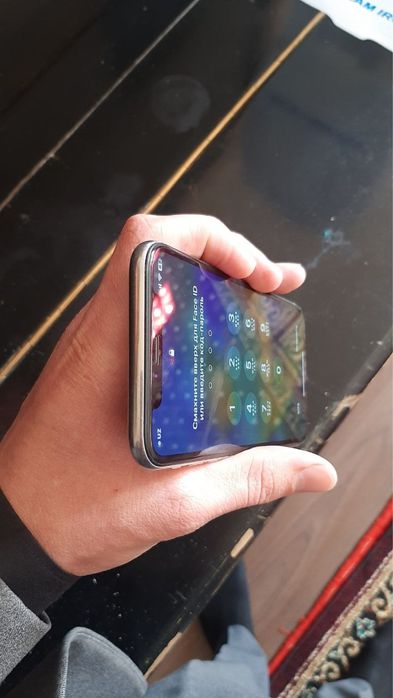 Apple iphone x sotiladi