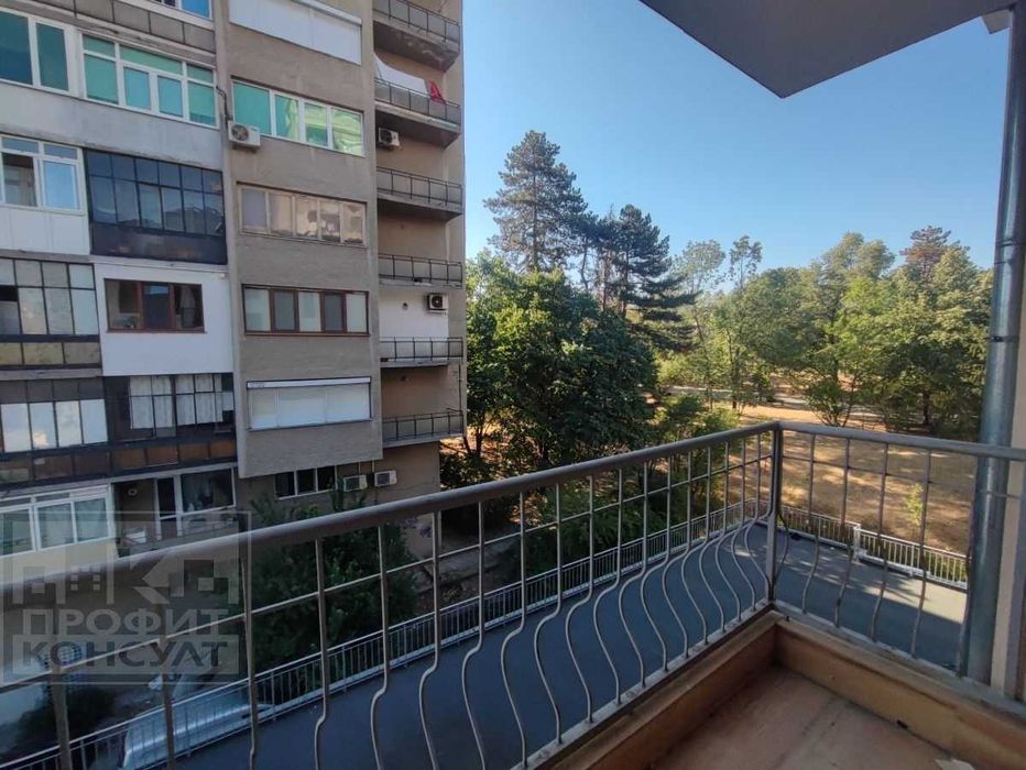 Дава се под наем Тристаен апартамент в Велико Търново, Център - 80 кв.м за 410 € - Снимка #7