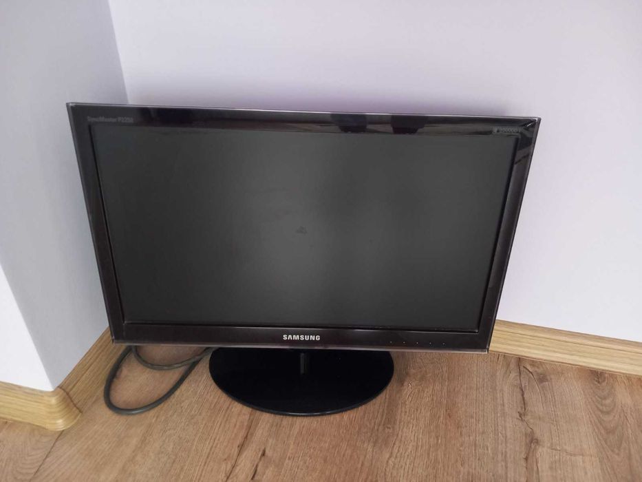 Офис Обзавеждане -бюра 3 броя