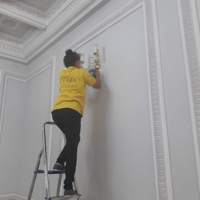 Cauti servicii de curățenie, spălătorie covoare, textile, tapițerii