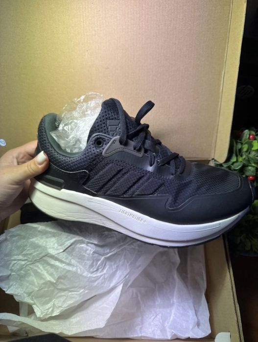 Vând adidași Adidas