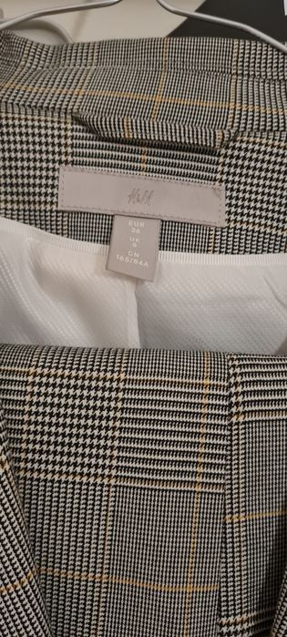 Costum H&M, sacoul marimea 36, Pantalonii mărimea 34