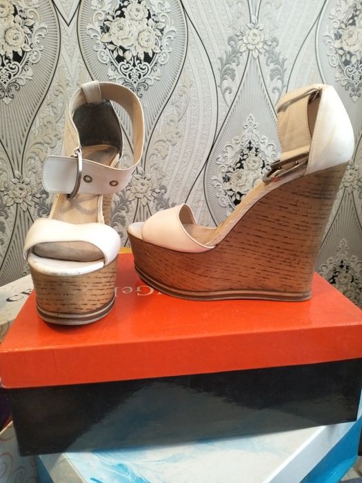 Туфли, по 5000 т